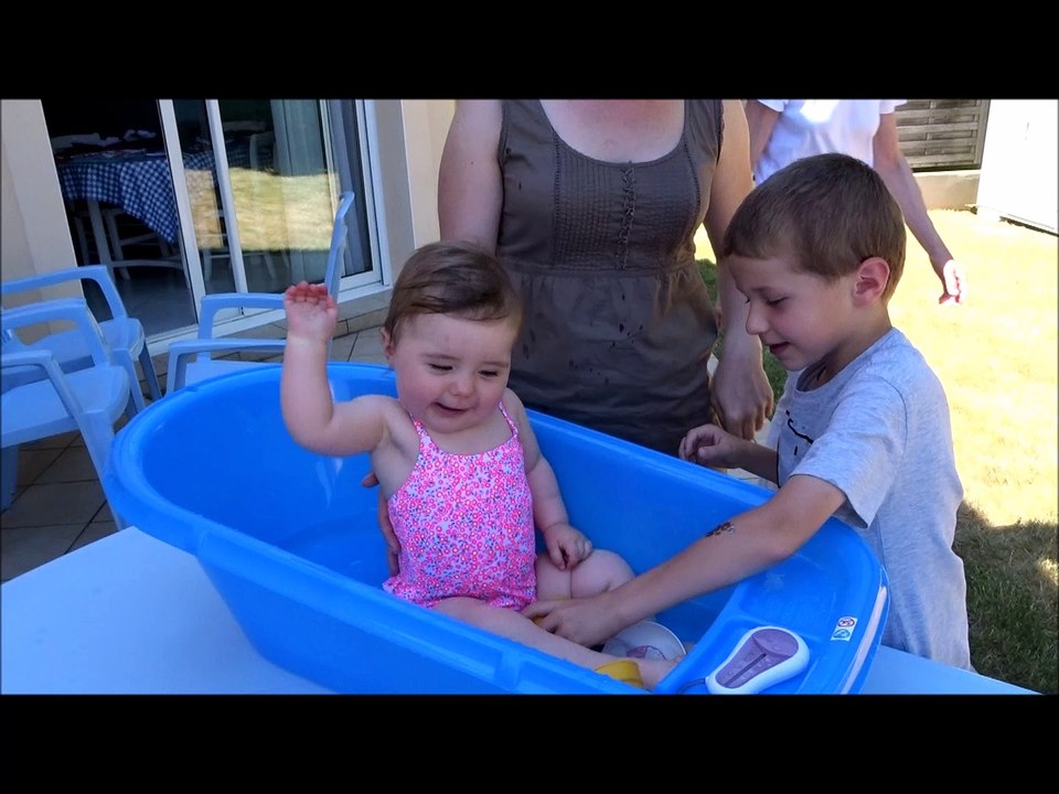 VAlentine dans la piscine 18 juillet 2016