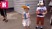 Катаемся на поезде и аттракционах Винни Пух и Катя кушает мороженое Микки Маус в Диснейленд Гонконг новое видео на канал
