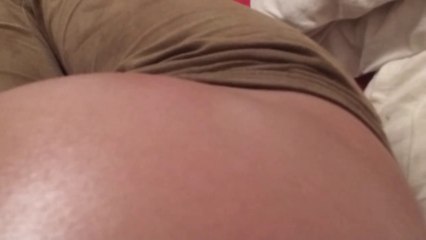 25 weeks pregnant baby kicking