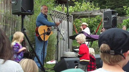 Raffi - Baby Beluga - Lavender Festival (Salt Spring Island) - July 15, 2012