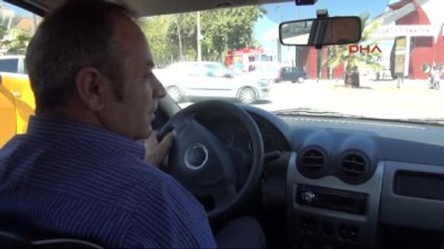 Manisalı Taksici Bildiği 2 Yabancı Dille Turistlerin Gözdesi