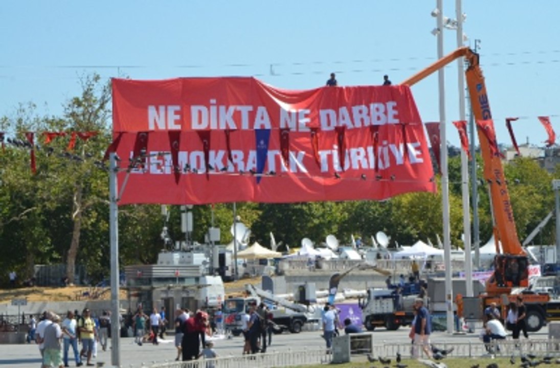 Taksim Meydanı CHP Miting İçin Hazır