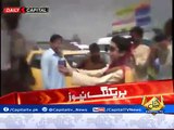 Peshawar University Students Appreciates Peshawar Police By Giving Them Flowers