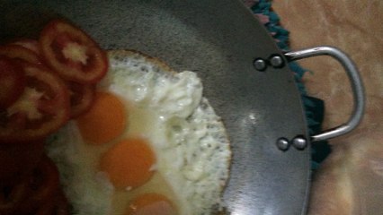 bánh mì ốp la  trứng hoàng hoa thám tại nhà