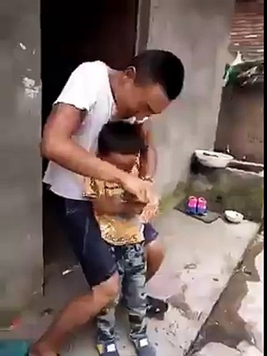 Chinese man do a disapperance magic that you should never try at home