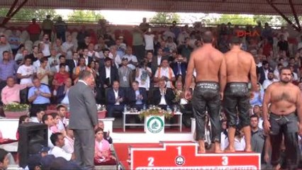 Edirne Recep Kara Şampiyonluğunu Darbe Şehitlerine Armağan Etti