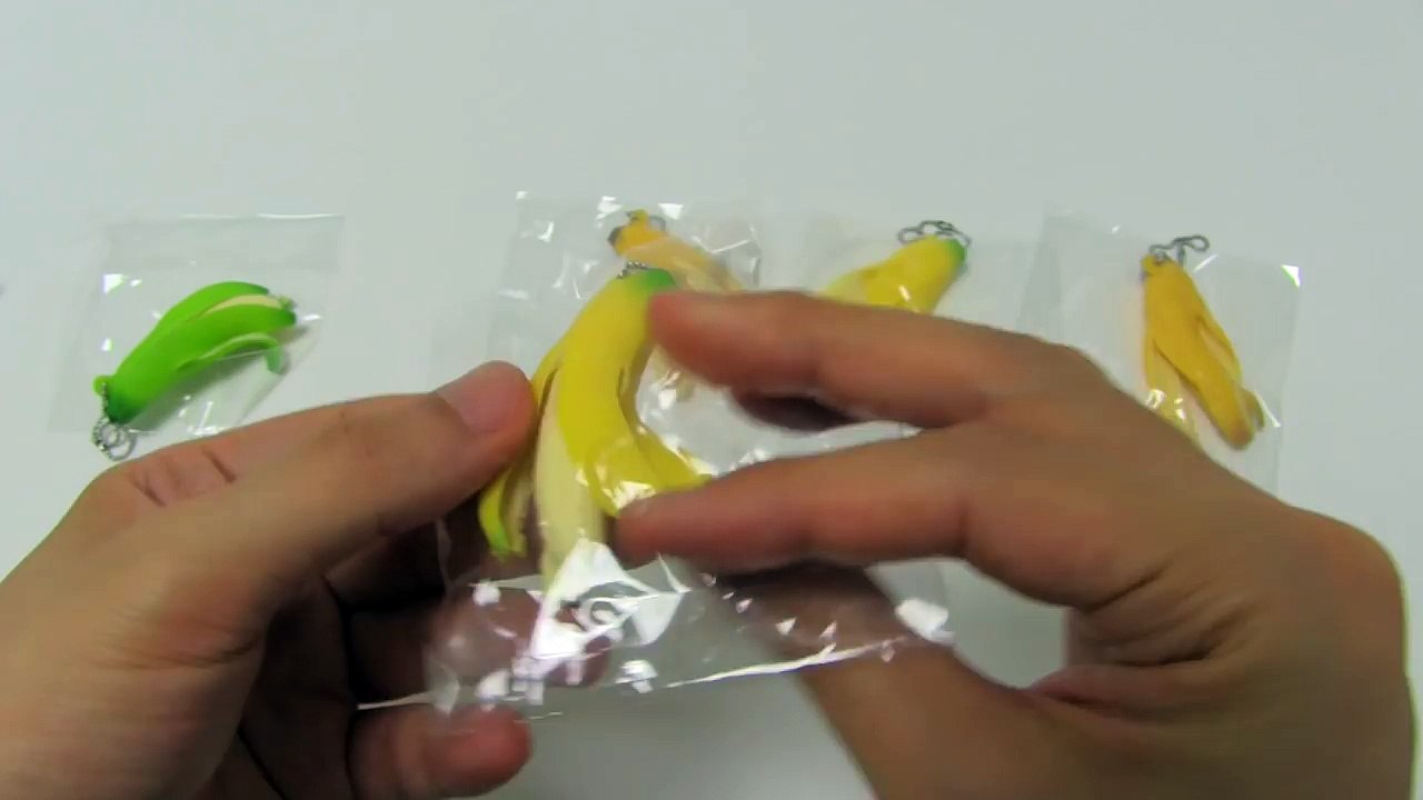 奇妙なミニバナナSquishiesカプセル玩具