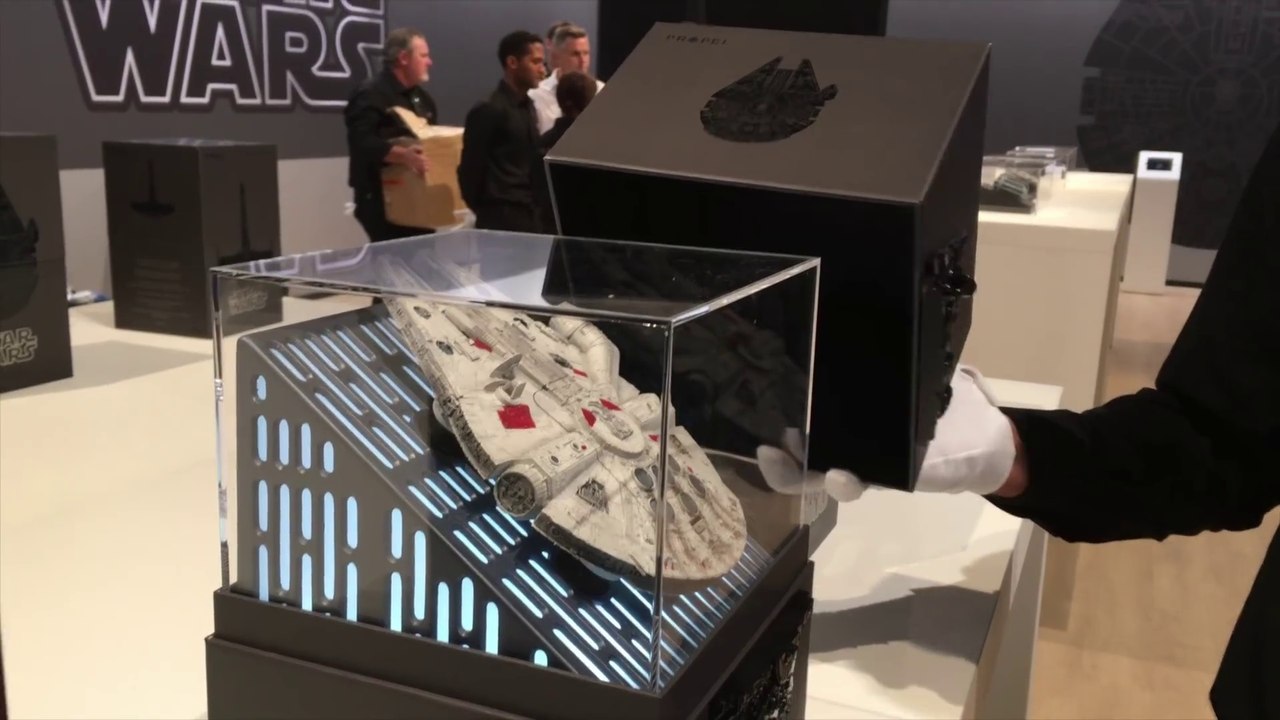 Los drones oficiales de Star Wars de Propel disparan rayos láser