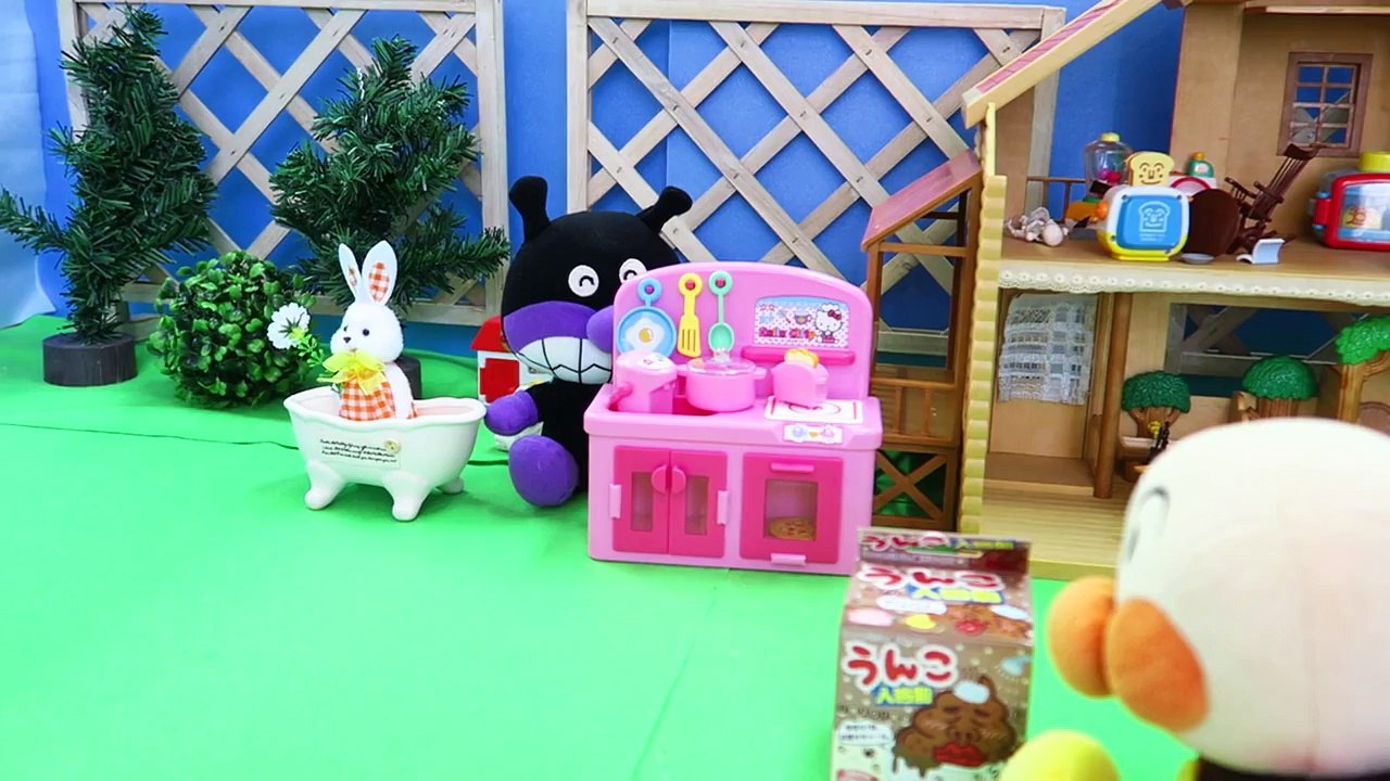 うんこ入浴剤 アンパンマン おもちゃアニメ 最初に拾うのは誰？うんちのお風呂 ファーストペンギン キューピーちゃん