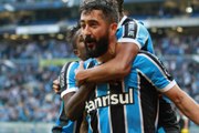 Grêmio vence São Paulo na Arena e encosta na liderança