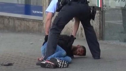 Almanya'daki Palalı Saldırganı Türk Genci Durdurdu