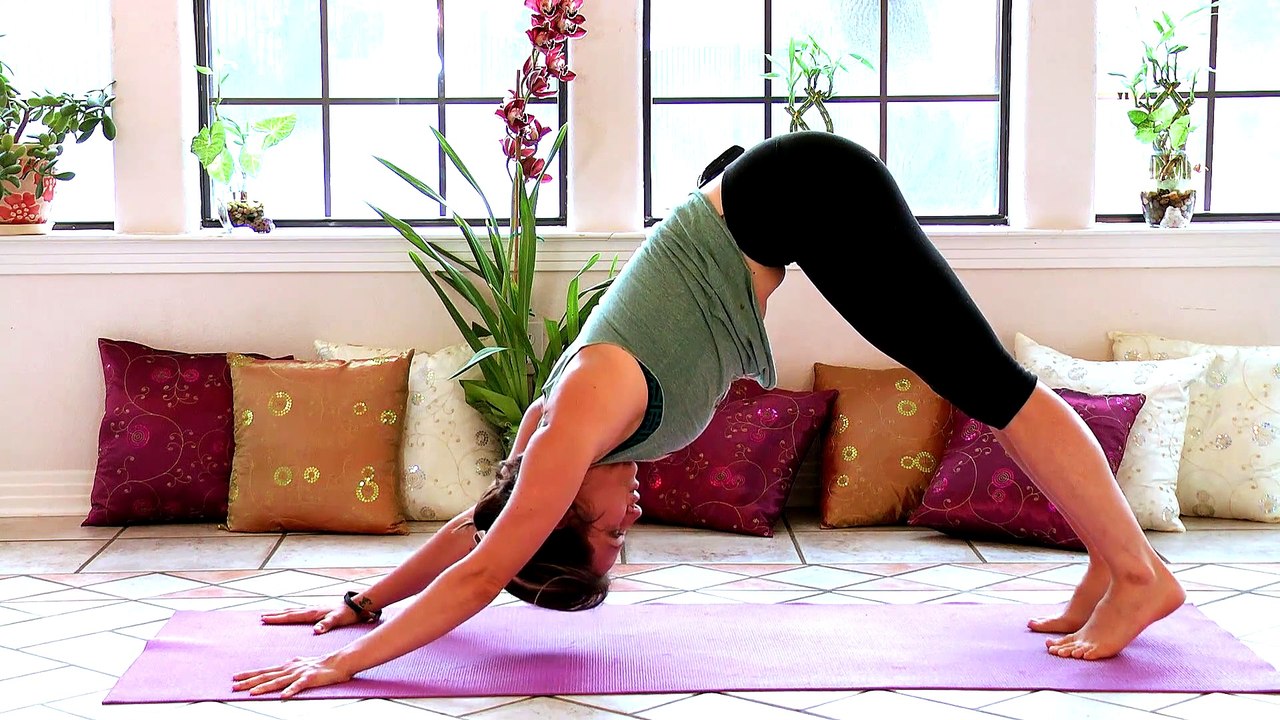 Weight Loss Yoga Workout For Beginners, 15 Minute Total Body Stretch Workout Yoga Class