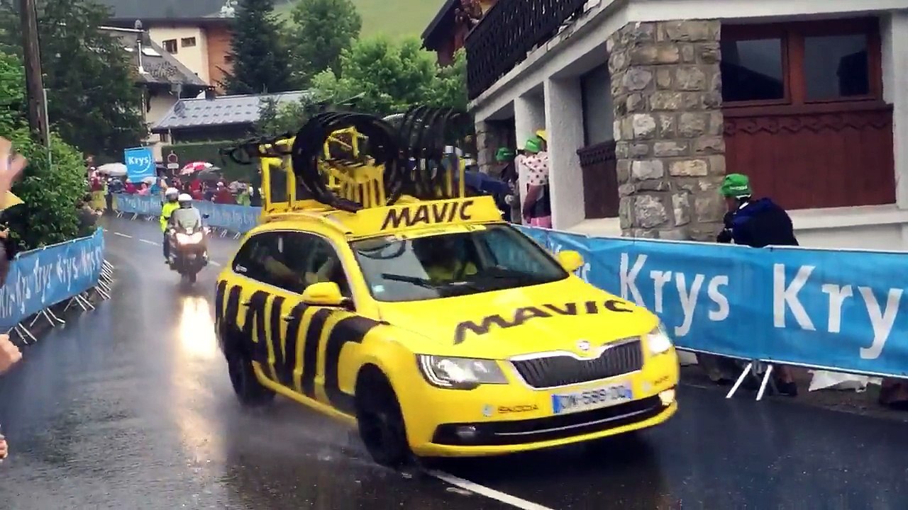 La chute de Wilco Kelderman dans la descente de Joux-Plane pas vue à la télé. - Cyclisme
