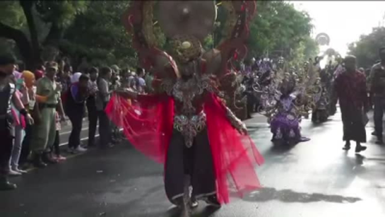 Endonezya'da Batik Karnavalı