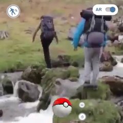 Video herunterladen: Tout ces FAILS à cause de Pokemon Go! Ahaha