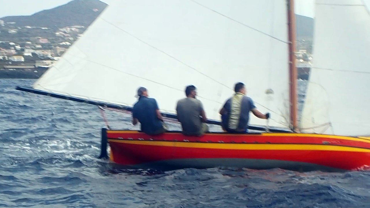 1° giro di Boa Alba e Baba che tocca la Boa - Regata classe Lance Pantesche