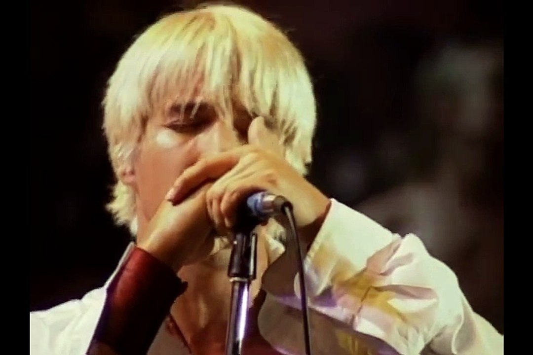 Red Hot Chili Peppers - Woodstock 1999-07-25 part.1