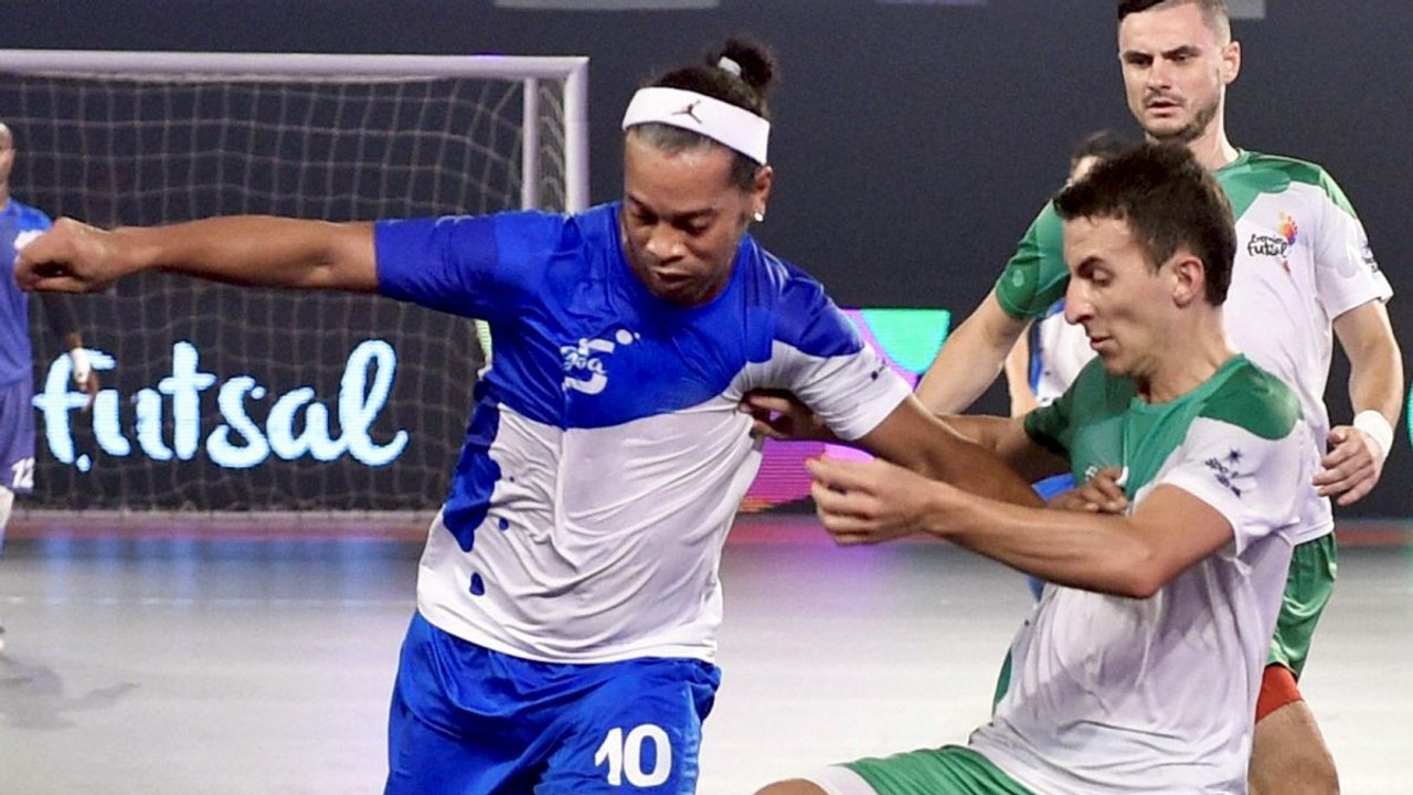 Ronaldinho 5 Goals vs Bangalore India Premier League Futsal - HD