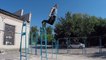 Erik Mukhametshin réalise des figures acrobatiques
