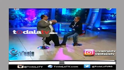 Freddyn Beras Goico, se confiesa ateo. Dice que ese Dios es “inútil”-Enfasis-Video