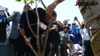 وزير الشباب وعسكر يشاركان فى مبادرة "أزرع شجرة" ببورسعيد‎