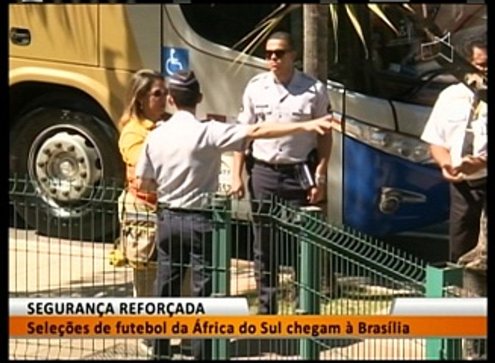 Seleções de futebol da África do Sul chegam à Brasília