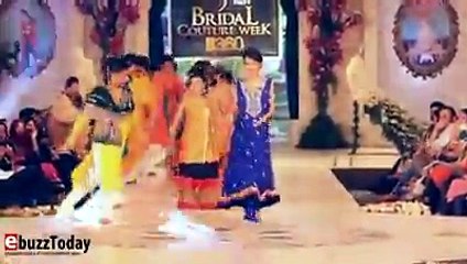 Desi Thumka @ The Pantene Bridal Couture Week Pc 2012