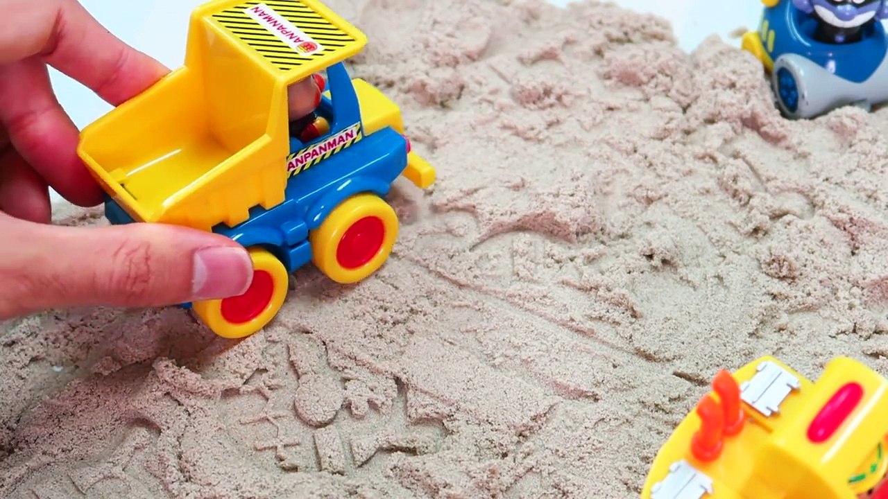 アンパンマン マリオ兄弟 工事現場 ごっこ遊び 道をきれいにしよう！ショベルカー ダンプカー