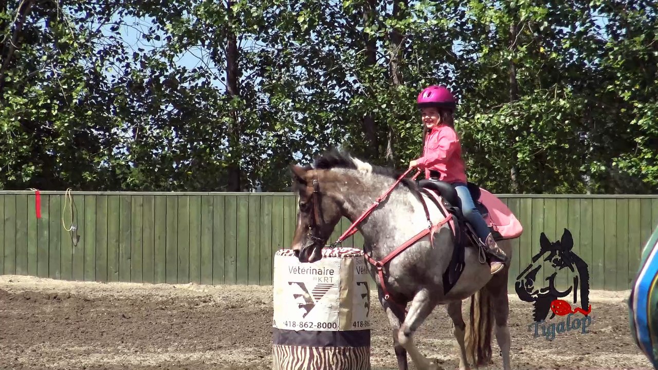 Une petite cocotte fait du Galop pour la 1ere fois, trop mignon