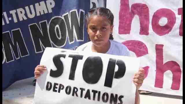 Inmigrantes ponen sobre Clinton la presión de promesas incumplidas de Obama