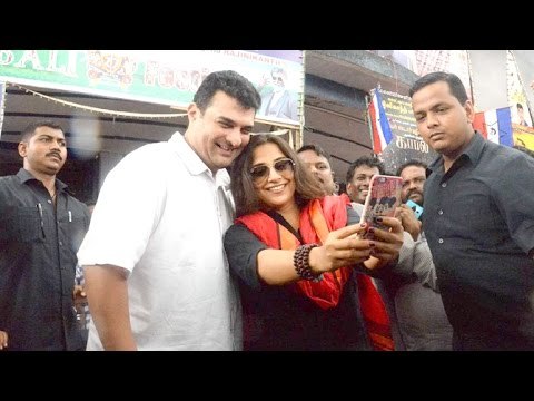 Vidya Balan Goes Watch Rajnikant's Kabali At Aurora Theatre In Mumbai