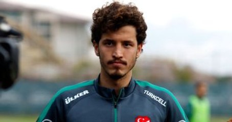 Fenerbahçe'de Salih Uçan, Atak Halindeyken Yalnız Kaldığı İçin Kitleniyor