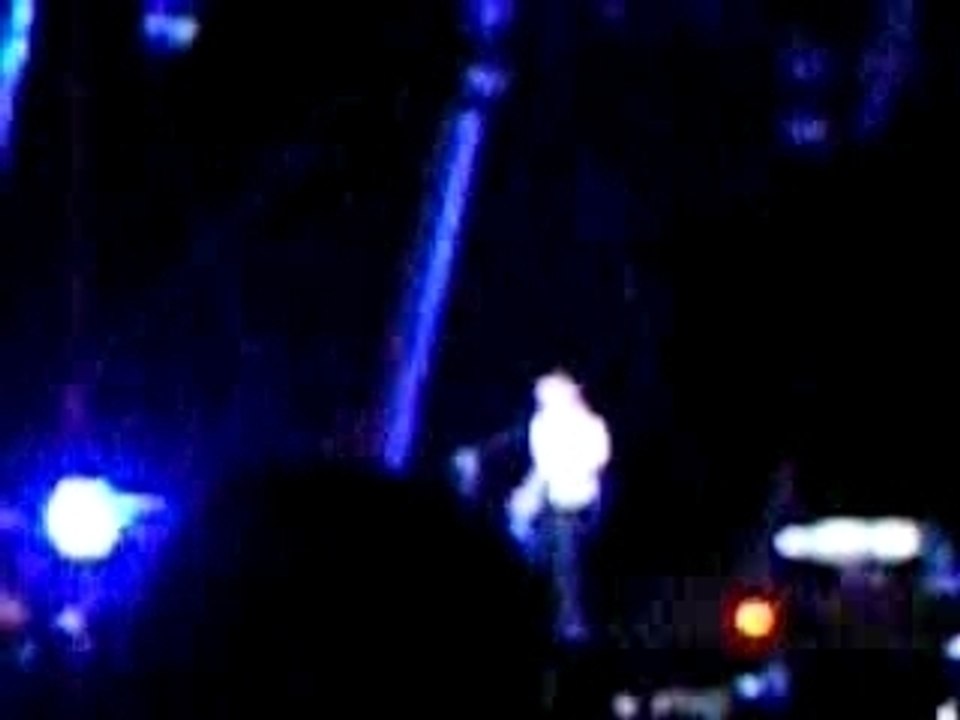RHCP 6/7/2007 : "Sunny" solo de Flea