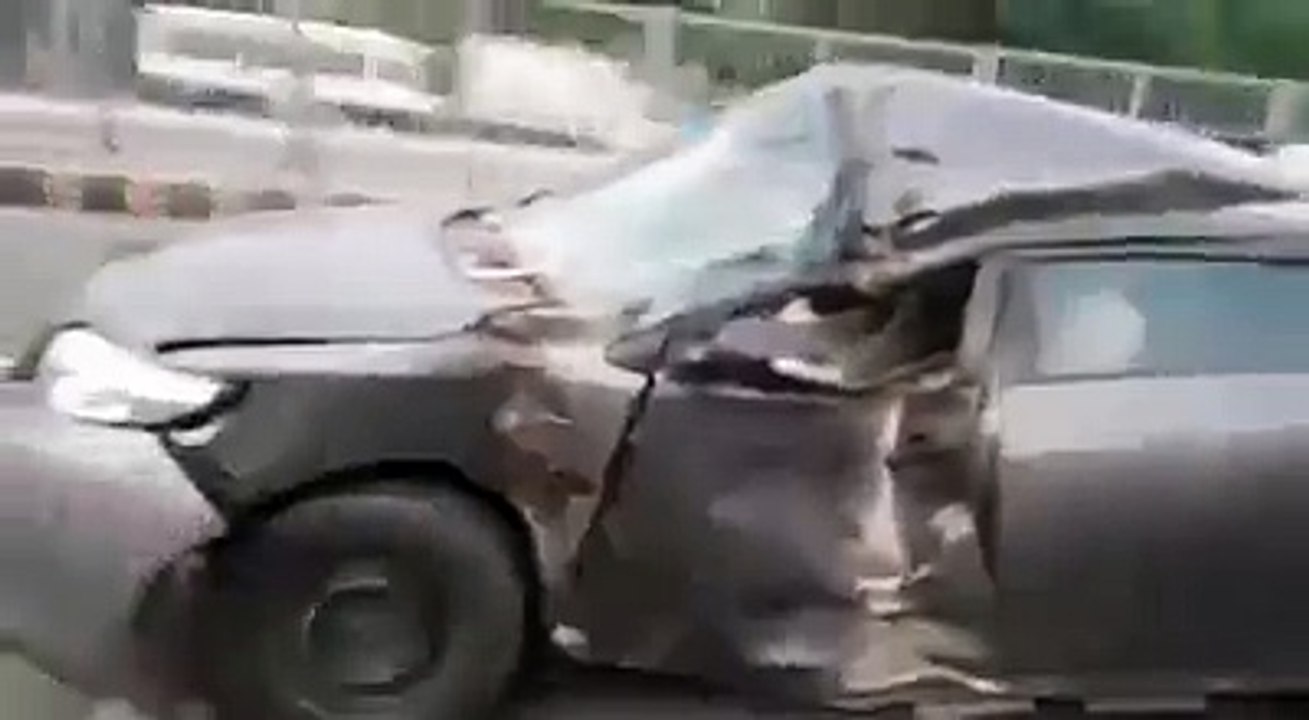 Direction le garage pour cette voiture qui roule encore... Mais plus pour longtemps