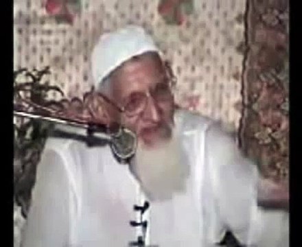 Namaz Parhtay Waqt Jootay Kiiyun Utaartay Hain - Kufar ka Tashabuh - Maulana ishaq urdu - YouTube