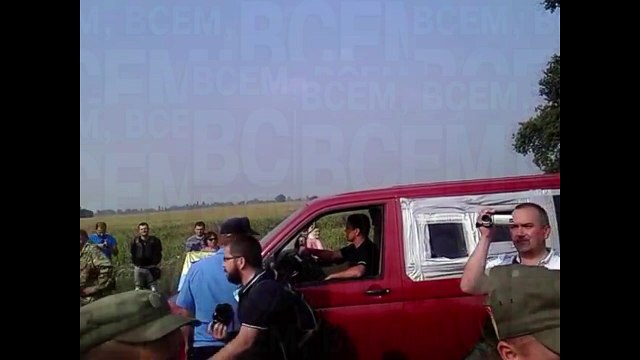 Вот они и встретились: Крестный ход Путина с проукраинскими активистами