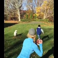 مش عارف مين الحلو هي او الكورة