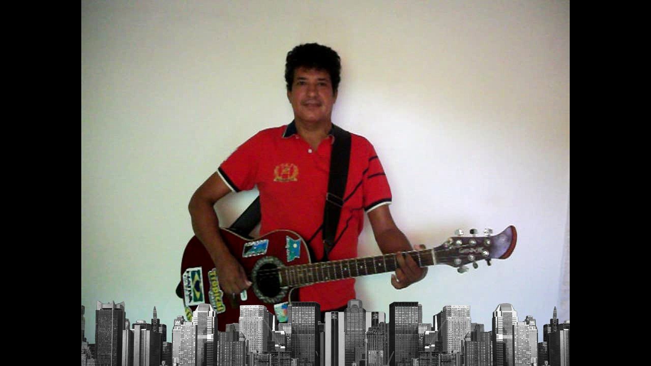 Goiano Reis Cantando Em Lingua Diferente