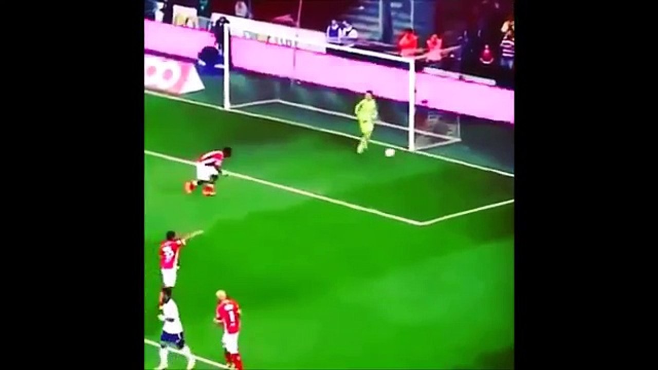 The Dumbest Football-Soccer Players Ever - Football Funny Moments and Fails Compilation