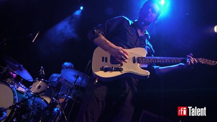 "Le surfeur mort" par Dalton Télégramme