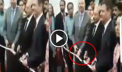 You Can't Stop Your Laugh On This Act Of Qaim Ali Shah
