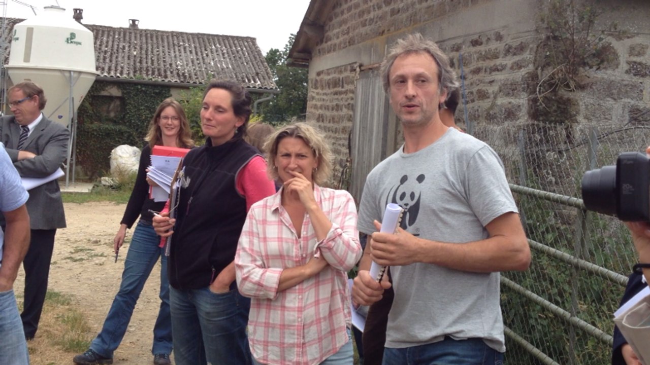 Visite du préfet du Calvados d'une exploitation...