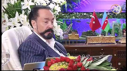 Şeyh Mehmet Efendi halim, mazlum dürüst bir insandır. Ona destek olmak gerekir