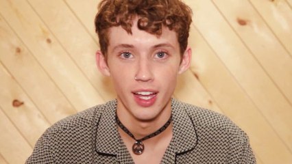 Watch Troye Sivan Read Wisdom About Coming Out From Girls