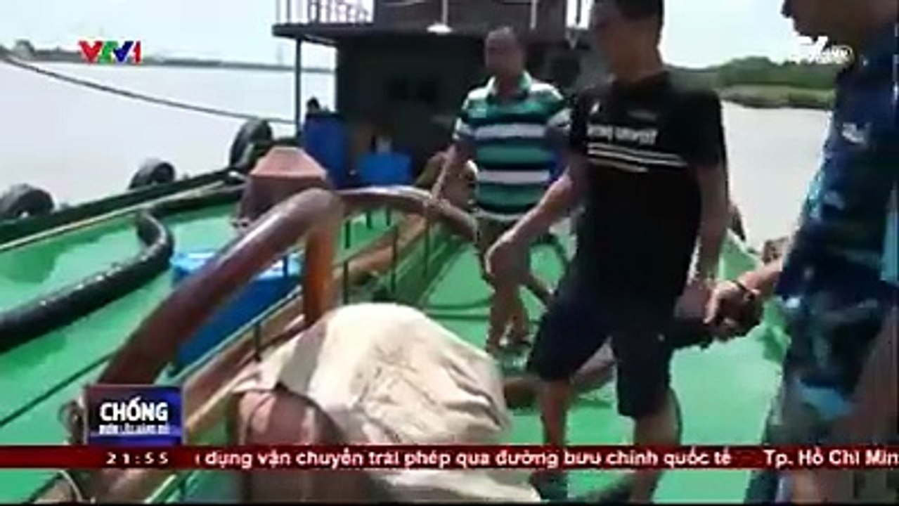 Bắt giữ hơn 40 tấn xăng không rõ nguồn gốc.
