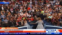 Actriz Elizabeth Bank expresa públicamente su apoyo hacia Hillary Clinton durante la Convención Demócrata