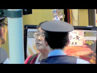 反日ﾊﾞﾊﾞｱが選挙妨害した結果ww 東京都知事選挙街頭演説 北千住駅