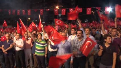 Sanatçılar "Demokrasi Nöbeti"Nde