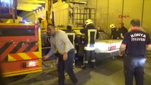 Konya Otomobil, Üzerinde İşçilerin Bulunduğu Kamyona Çarptı 1 Ölü, 3 Yaralı