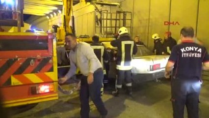 Konya Otomobil, Üzerinde İşçilerin Bulunduğu Kamyona Çarptı 1 Ölü, 3 Yaralı